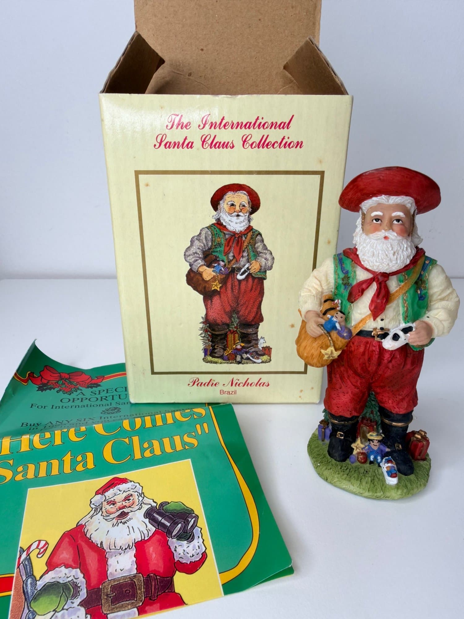 International Santa Claus Collection Padre Nicholas Brazil figurine