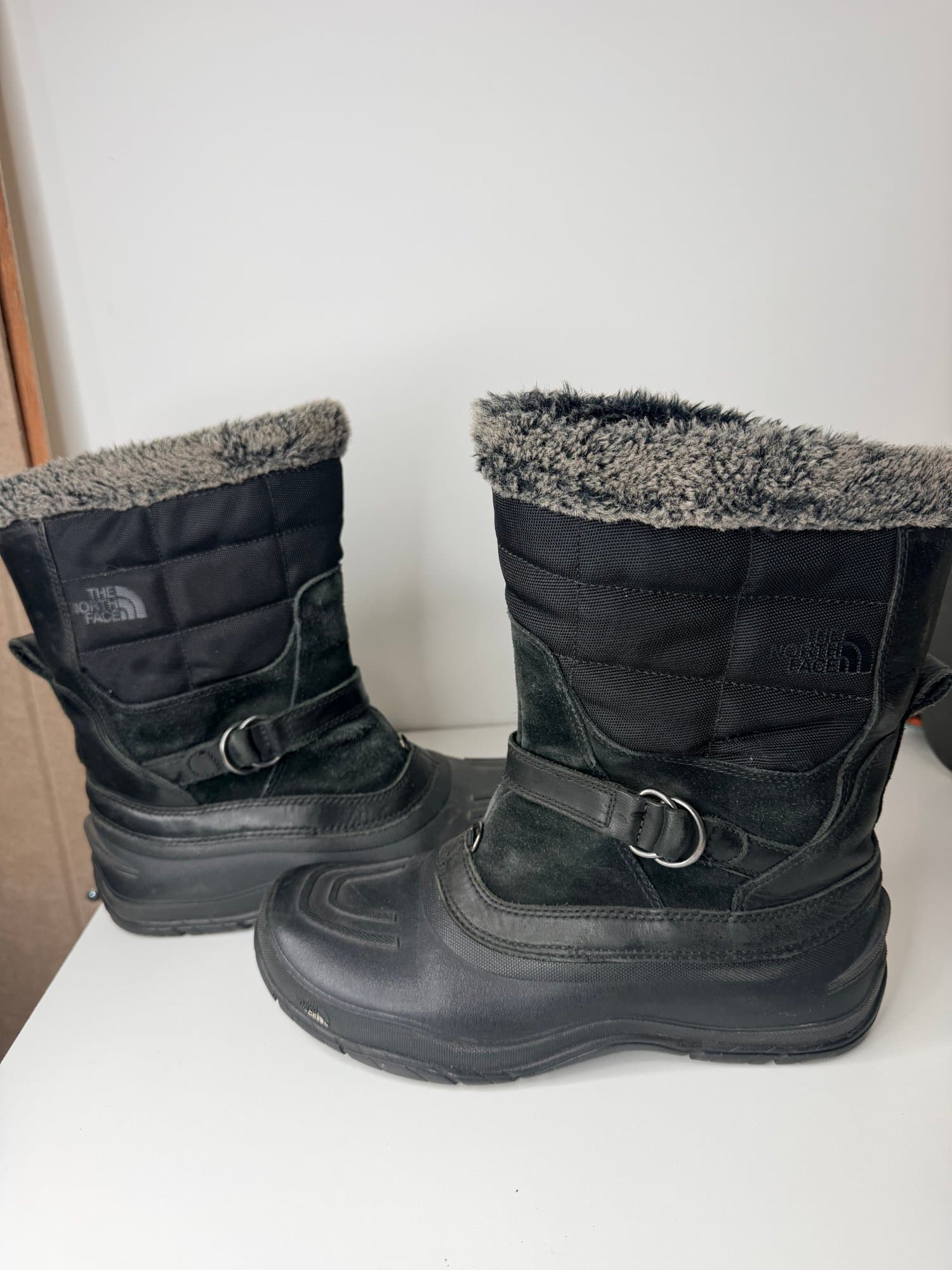 The North Face Winter Snow Boots Faux Fur Trim Women's size 10