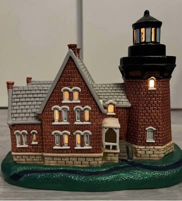 Geo.Z.Lefton block island southeast light portable lamp