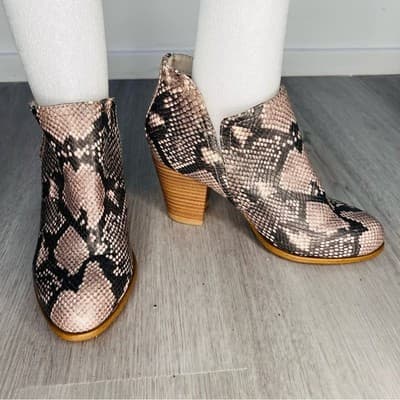 Fergalicious Snakeskin Pattern Ankle Booties size 5