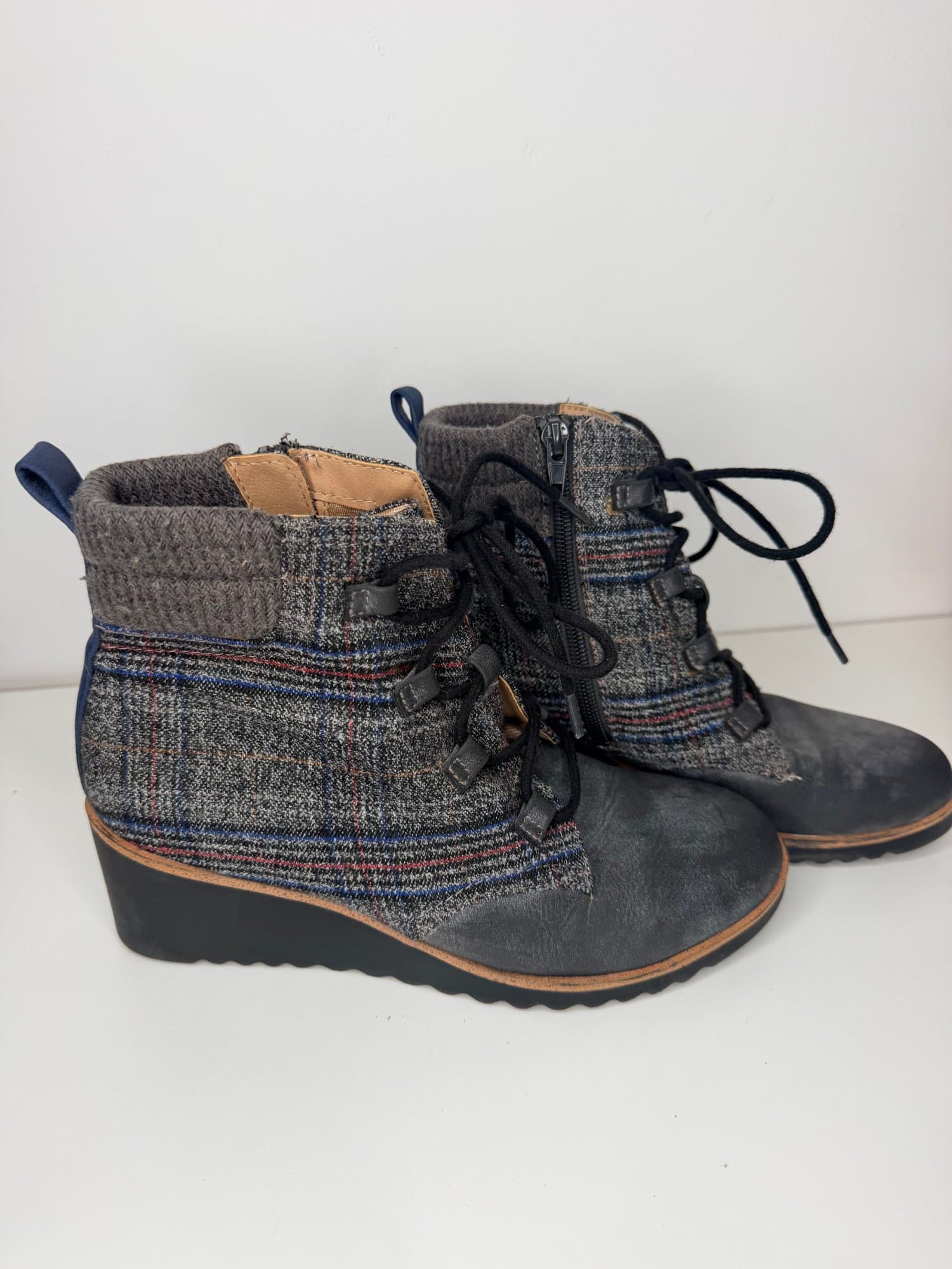 LifeStride Velocity Plaid Wedge Lace Up Booties size 7