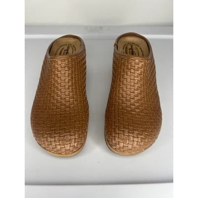 NWOT Easy works by easy street clogs