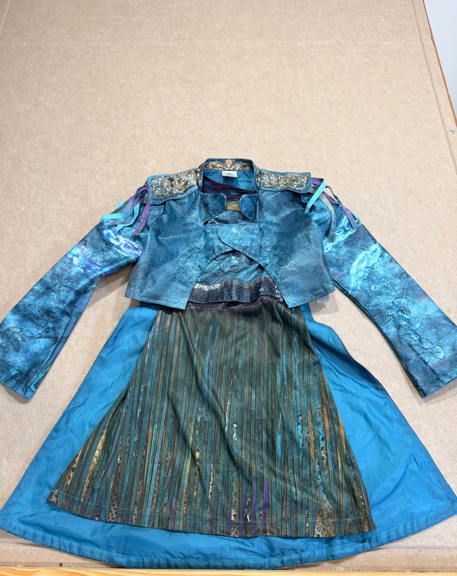 Disney Store Descendants Uma halloween cosplay costume dress with jacket size 9/10