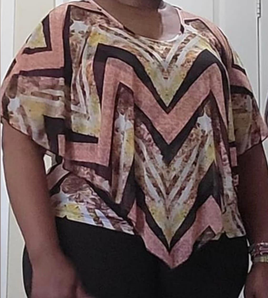 Liz McCoy chevron print top with flutter sleeves
