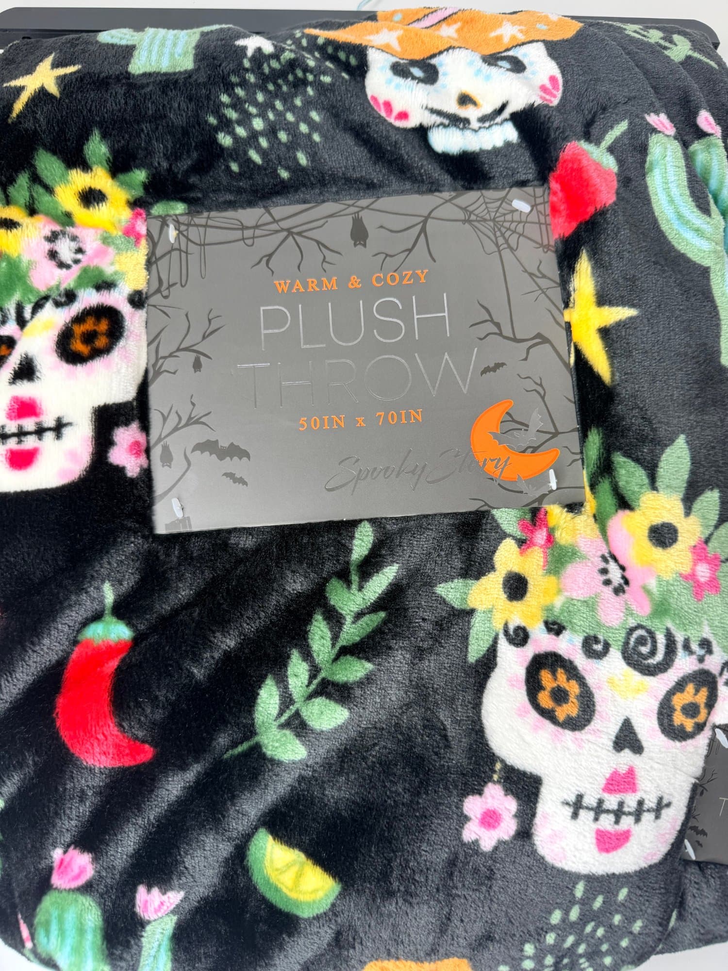 Spooky Story sugar skull plush day of the dead dia de los muertos throw blanket 50x70